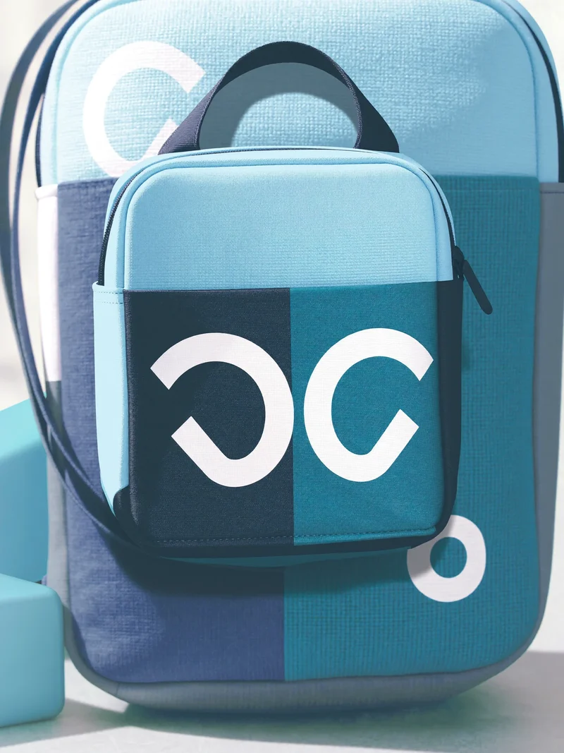 Illustrazione concept: borsa sportiva a blocchi di colore